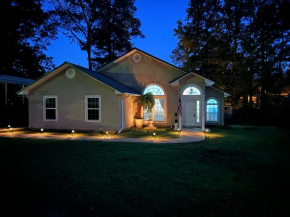 HAMILTON'S LAKE ESCAPE BEAUTIFUL 2007 STUCCO LAKE HOME WITH 2010 G3 PONTOON INCLUDED!